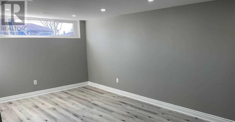 BSMT-64 Gainsborough Road, Hamilton, ON, L8E 1E1 - 12