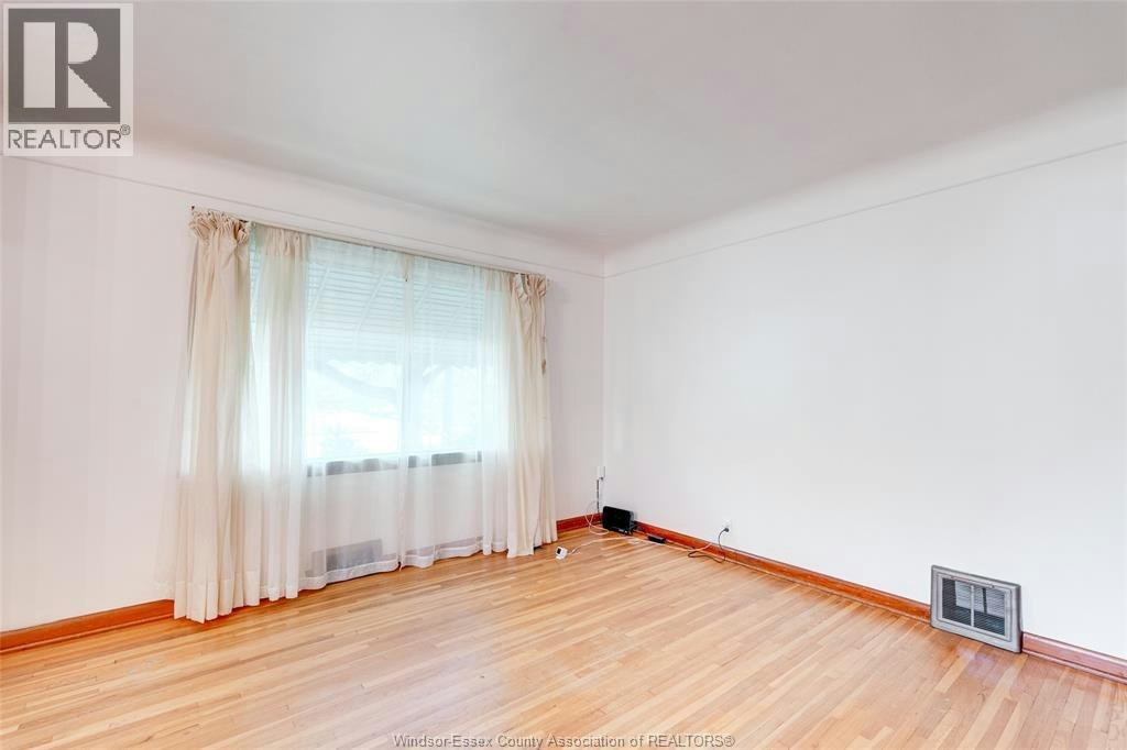 3256 Dominion Boulevard, Windsor, ON, N9E 2N5 - 4
