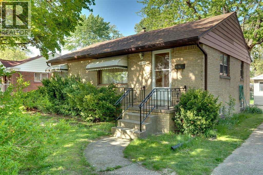 3256 Dominion Boulevard, Windsor, ON, N9E 2N5 - 2