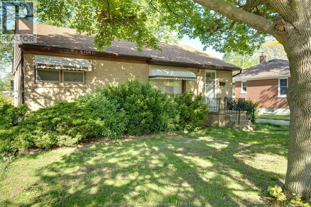 3256 Dominion Boulevard, Windsor, ON, N9E 2N5