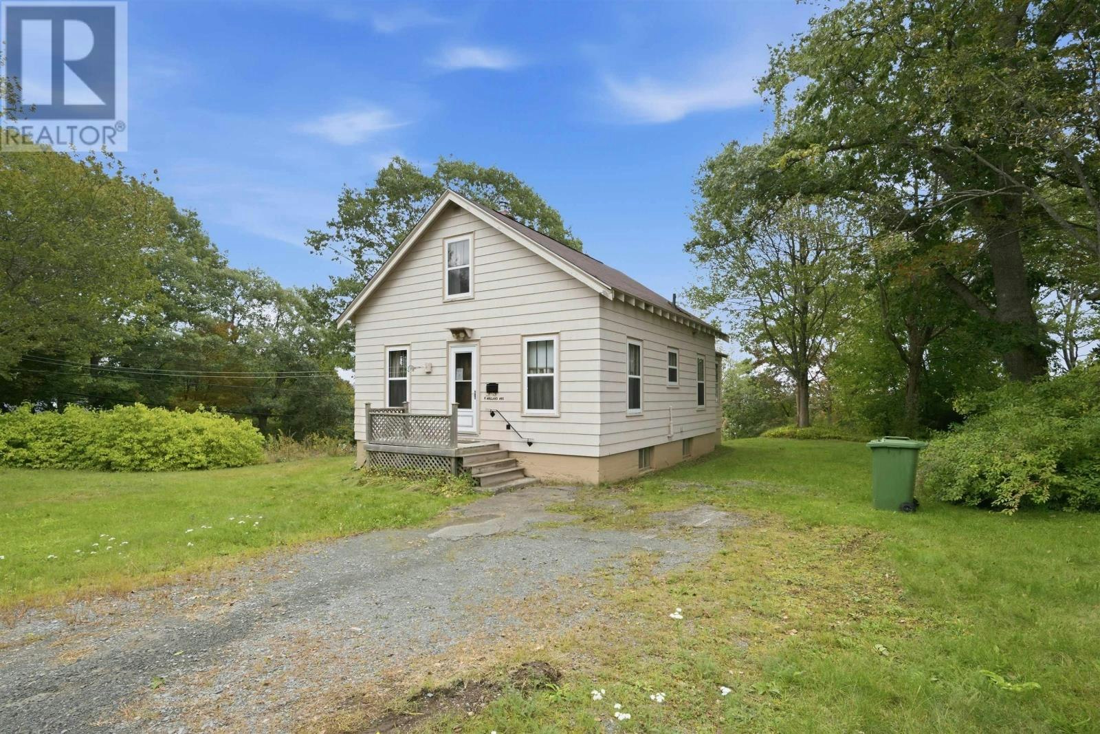 4 Holland Avenue, Bedford, NS, B4A 1L4