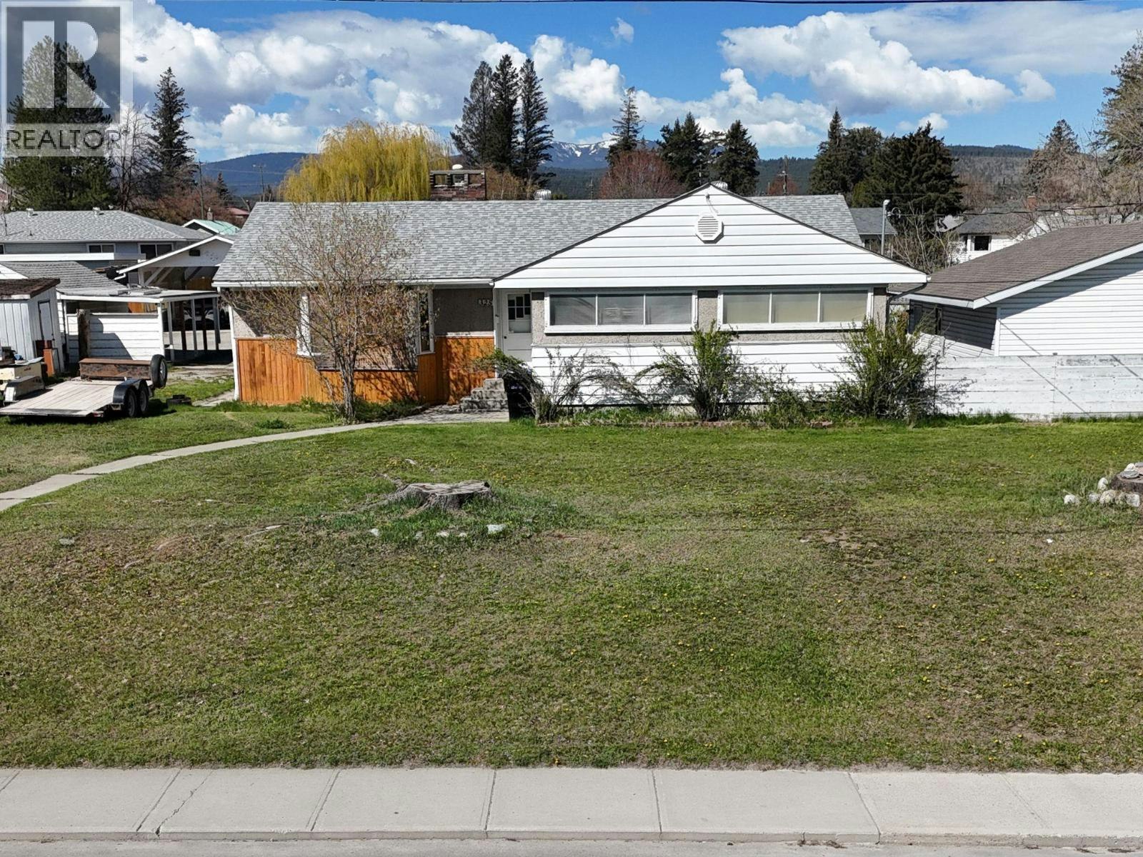 325 S 14 Avenue, Cranbrook, BC, V1C 2X5