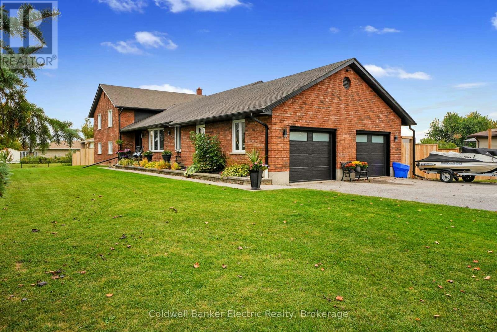 1305 Holden Road, Smith-Ennismore-Lakefield, ON, K9J 6X5