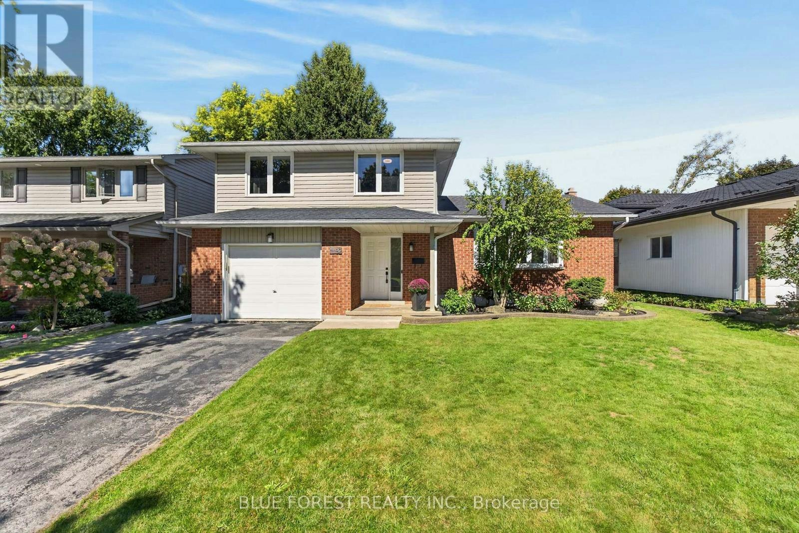 32 Meadowview Road, London, ON, N6J 4E6