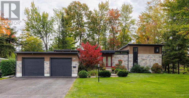 28 Burnbank Street, Ottawa, ON, K2G 0H4