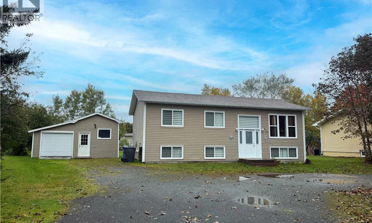 214 Maurice Crescent