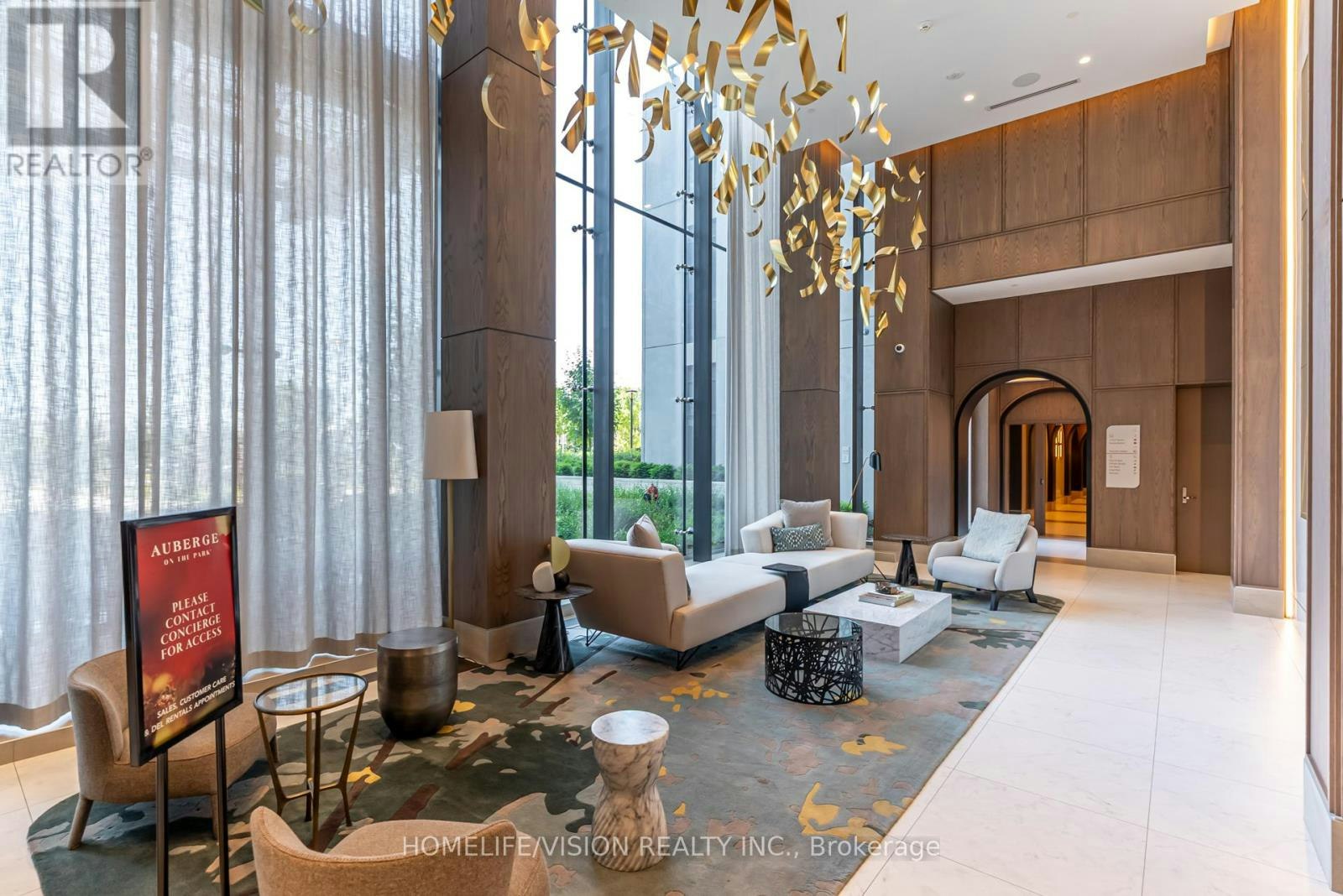 1810-30 Inn ON The Park Drive, Toronto, ON, M3C 0P7 - 4