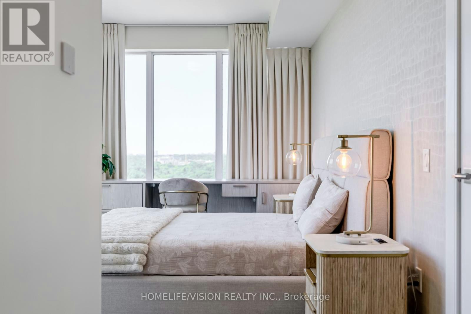 1810-30 Inn ON The Park Drive, Toronto, ON, M3C 0P7 - 21