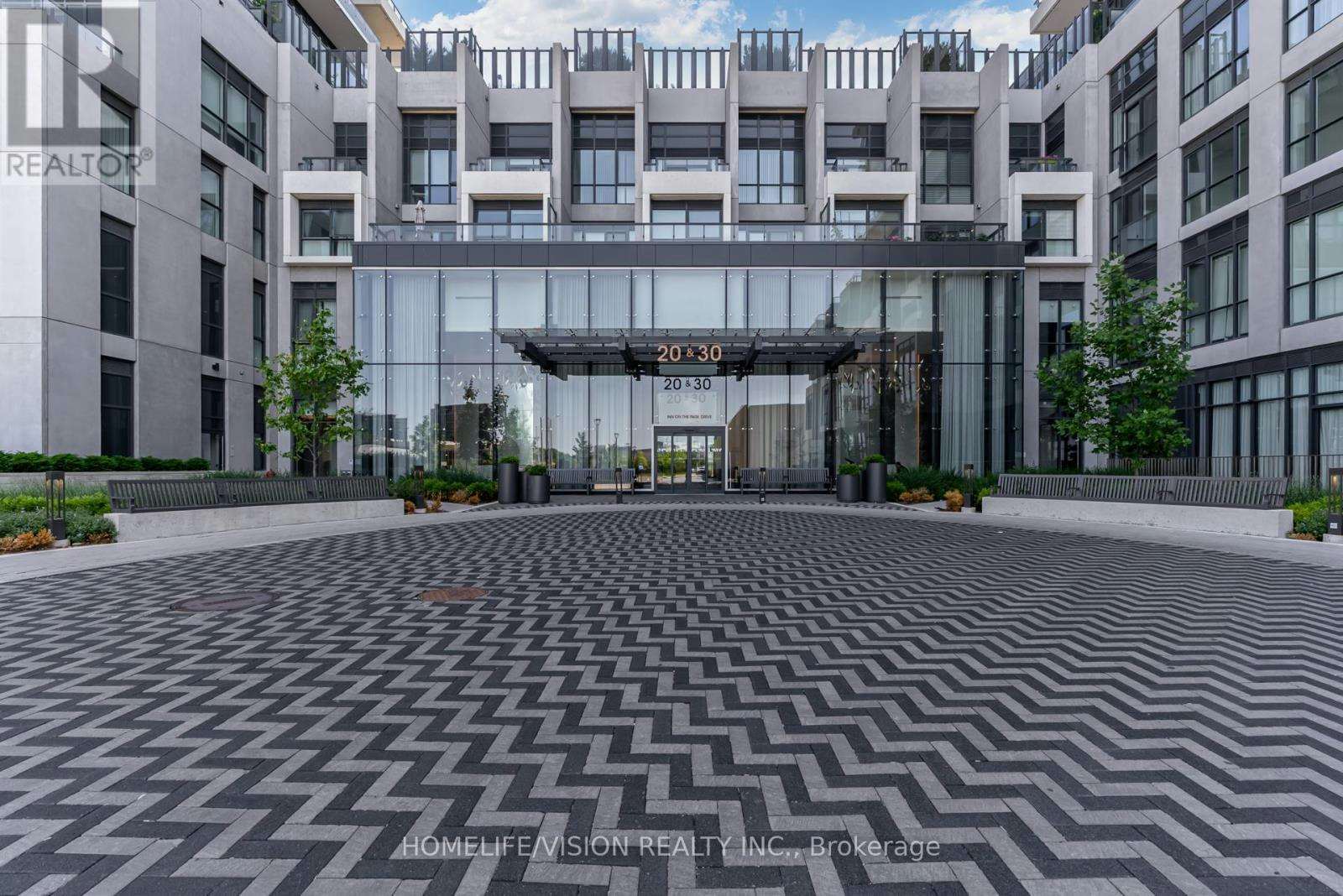 1810-30 Inn ON The Park Drive, Toronto, ON, M3C 0P7 - 3