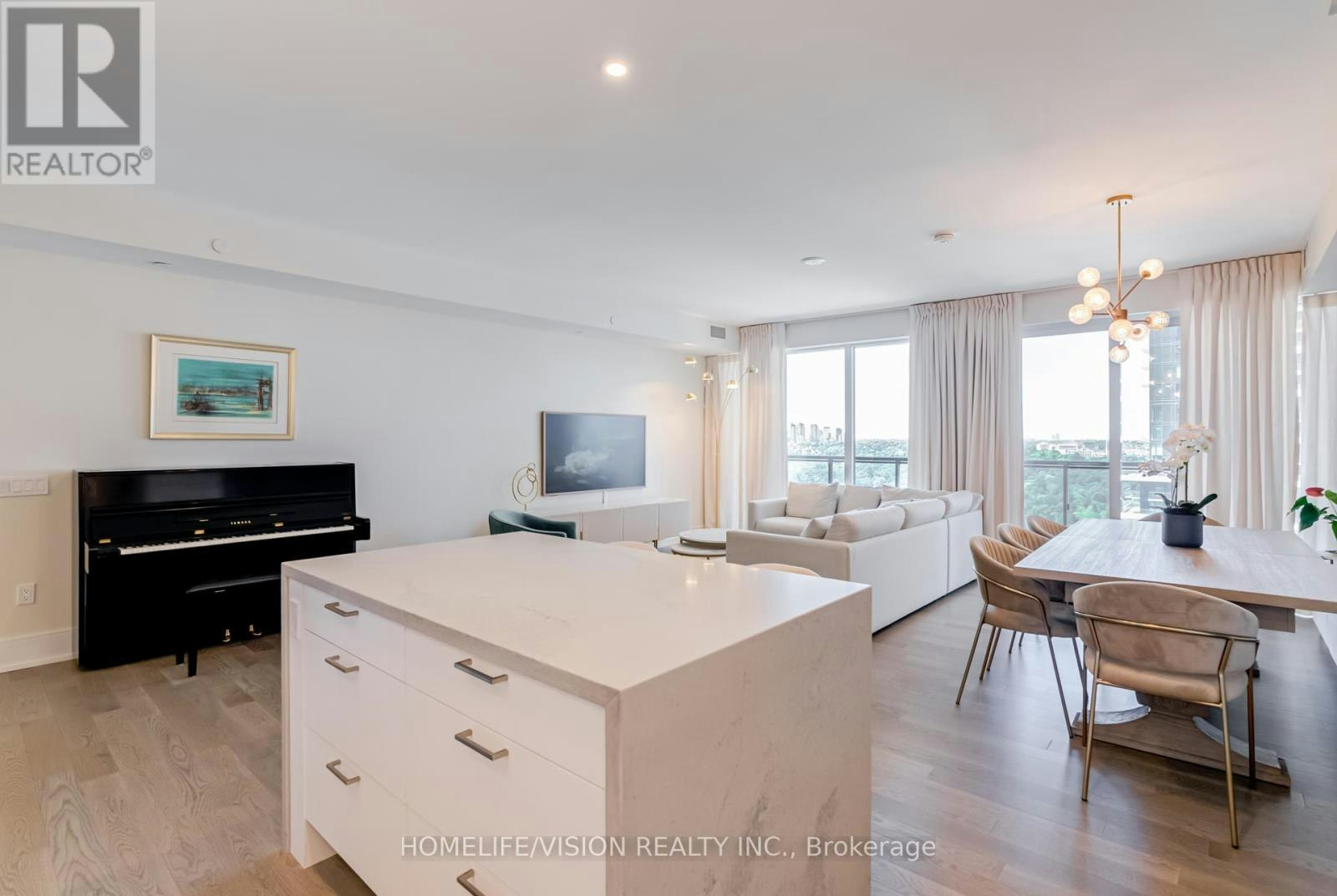 1810-30 Inn ON The Park Drive, Toronto, ON, M3C 0P7 - 14