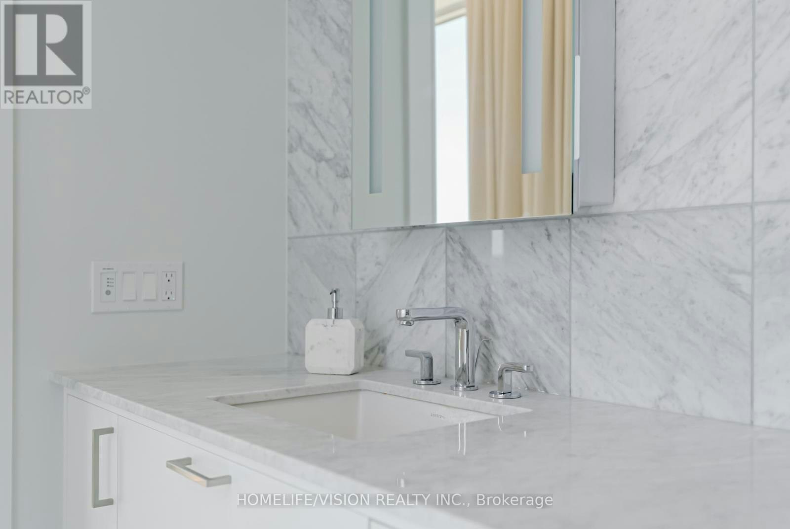 1810-30 Inn ON The Park Drive, Toronto, ON, M3C 0P7 - 29