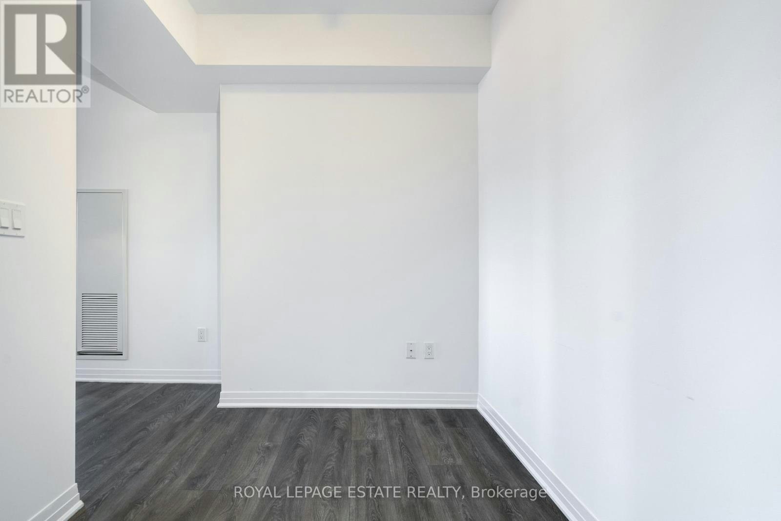 304-2301 Danforth Avenue, Toronto, ON, M4C 0A7 - 11