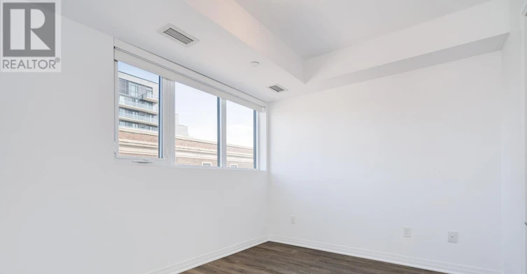 304-2301 Danforth Avenue, Toronto, ON, M4C 0A7 - 9