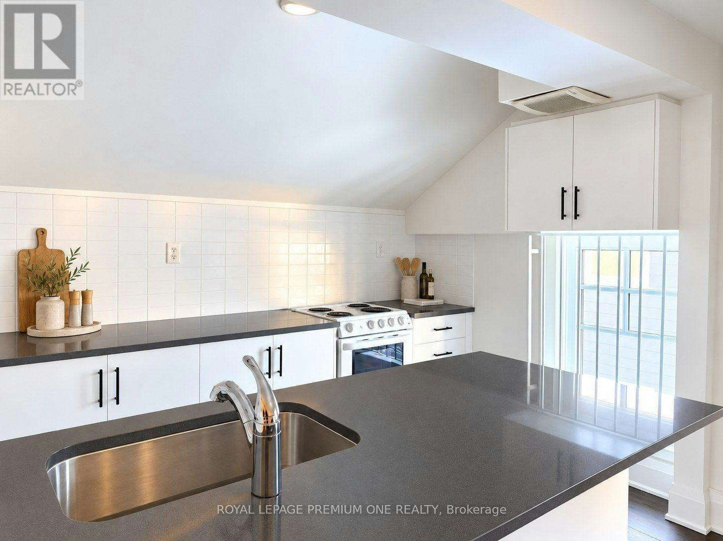 UPPER-10496 Islington Avenue, Vaughan, ON, L0J 1C0 - 9