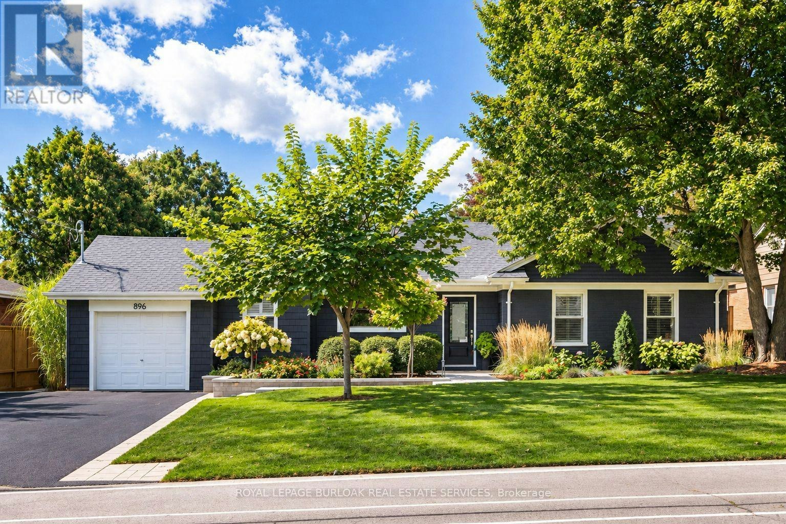896 Eagle Drive, Burlington, ON, L7T 3A4