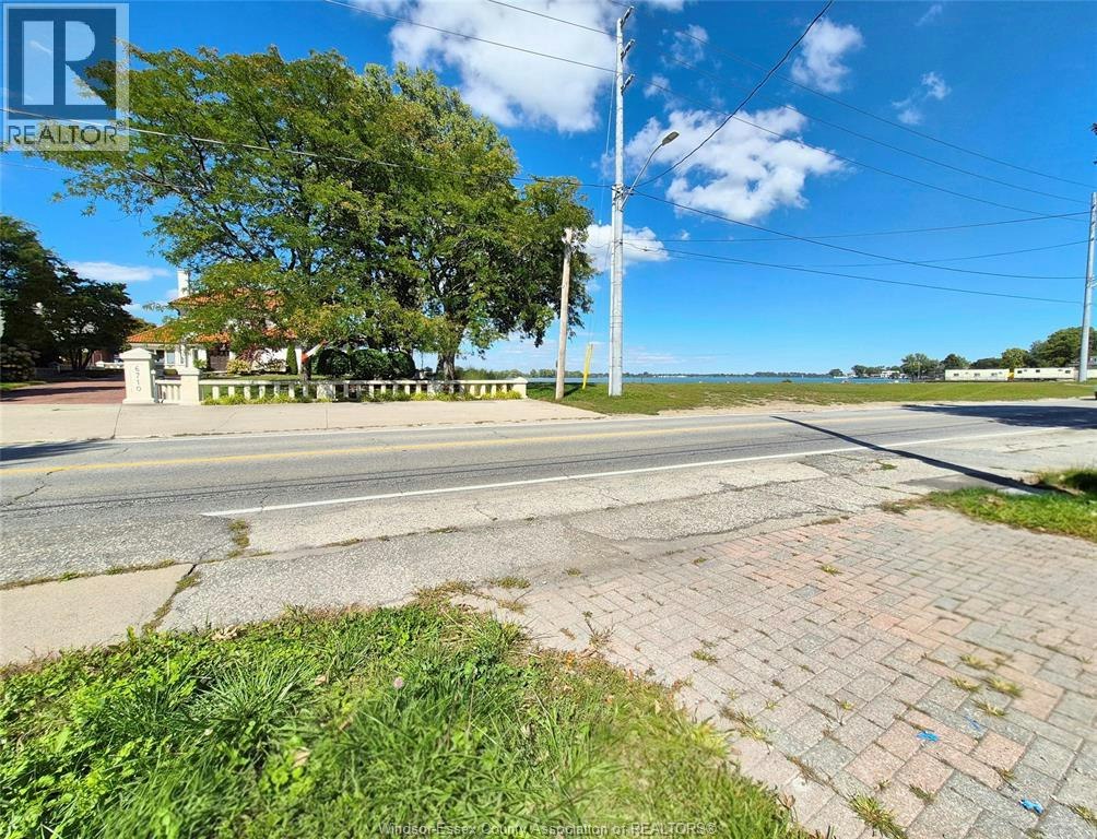 6711 Riverside Drive, Windsor, ON, N8S 1C1 - 3