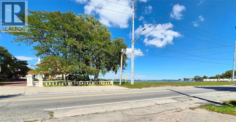 6711 Riverside Drive, Windsor, ON, N8S 1C1 - 3