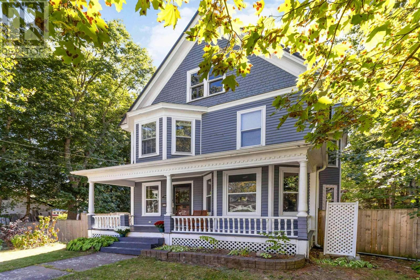 61 York Street, Bridgewater, NS, B4V 1R1