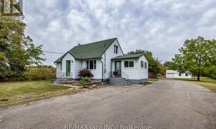 1585 Townline Road N