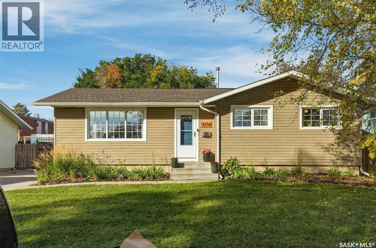 3174 Eastview, Saskatoon, SK, S7J 3J4