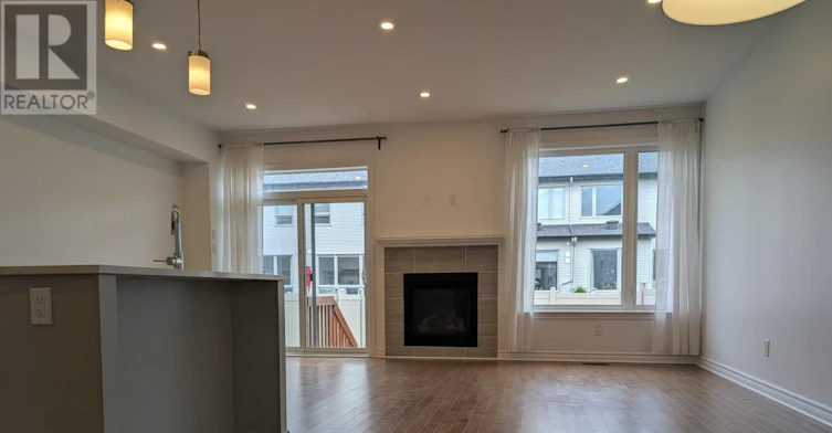 15 Brixton Way, Ottawa, ON, K2S 2N9 - 3