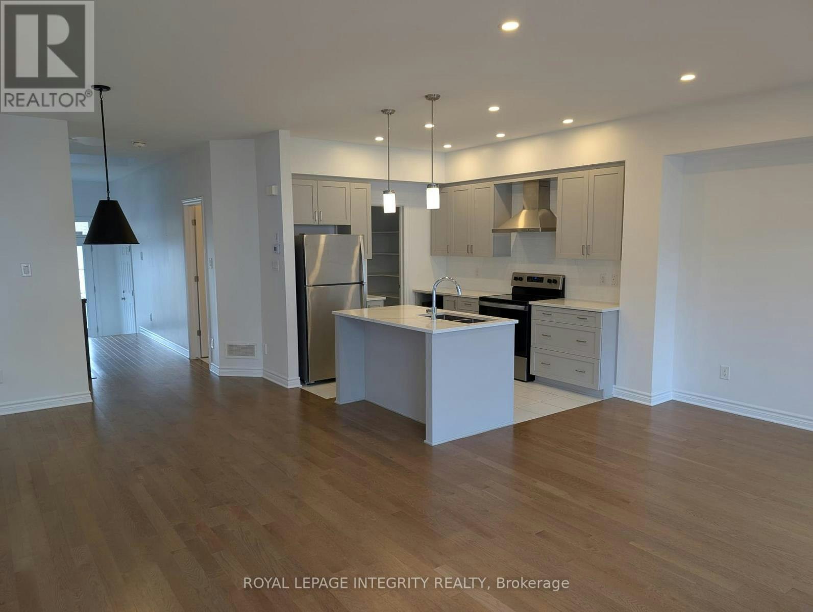 15 Brixton Way, Ottawa, ON, K2S 2N9 - 4