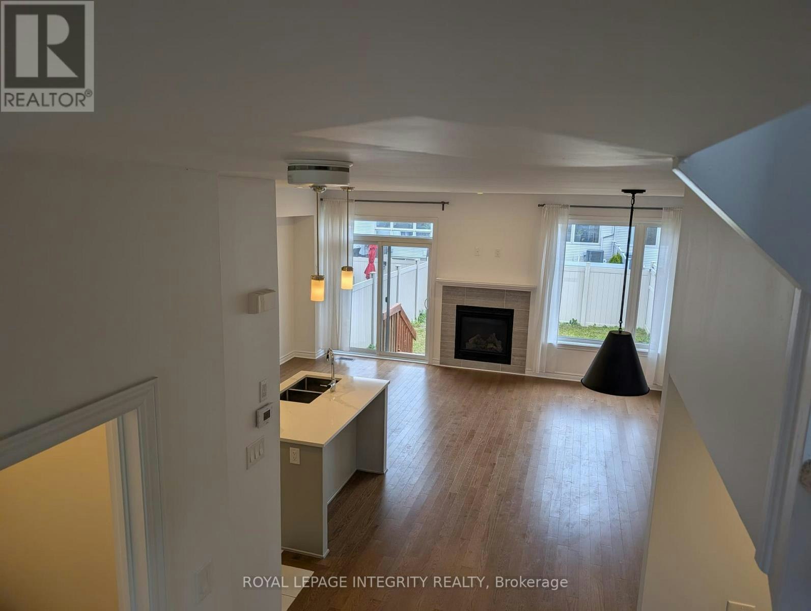 15 Brixton Way, Ottawa, ON, K2S 2N9 - 5