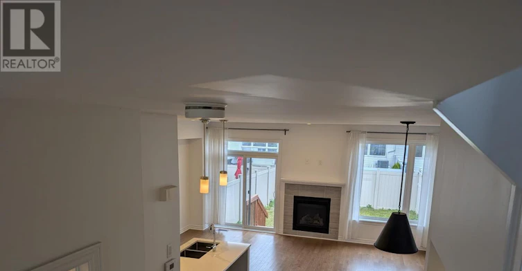 15 Brixton Way, Ottawa, ON, K2S 2N9 - 5