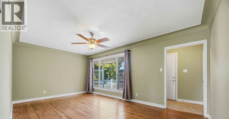 UPPER-993 Highway Drive, Sarnia, ON, N7S 1X4 - 2