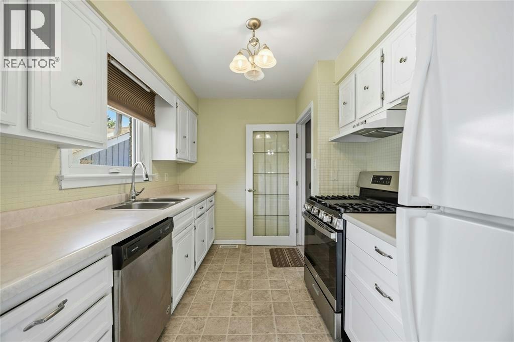 UPPER-993 Highway Drive, Sarnia, ON, N7S 1X4 - 8