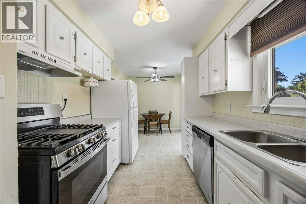 UPPER-993 Highway Drive, Sarnia, ON, N7S 1X4 - 7