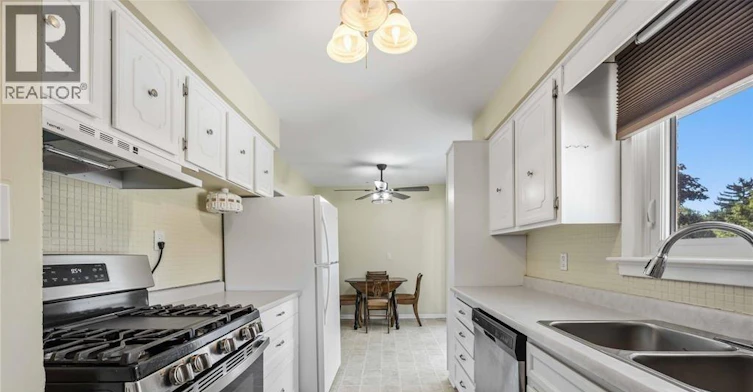 UPPER-993 Highway Drive, Sarnia, ON, N7S 1X4 - 7