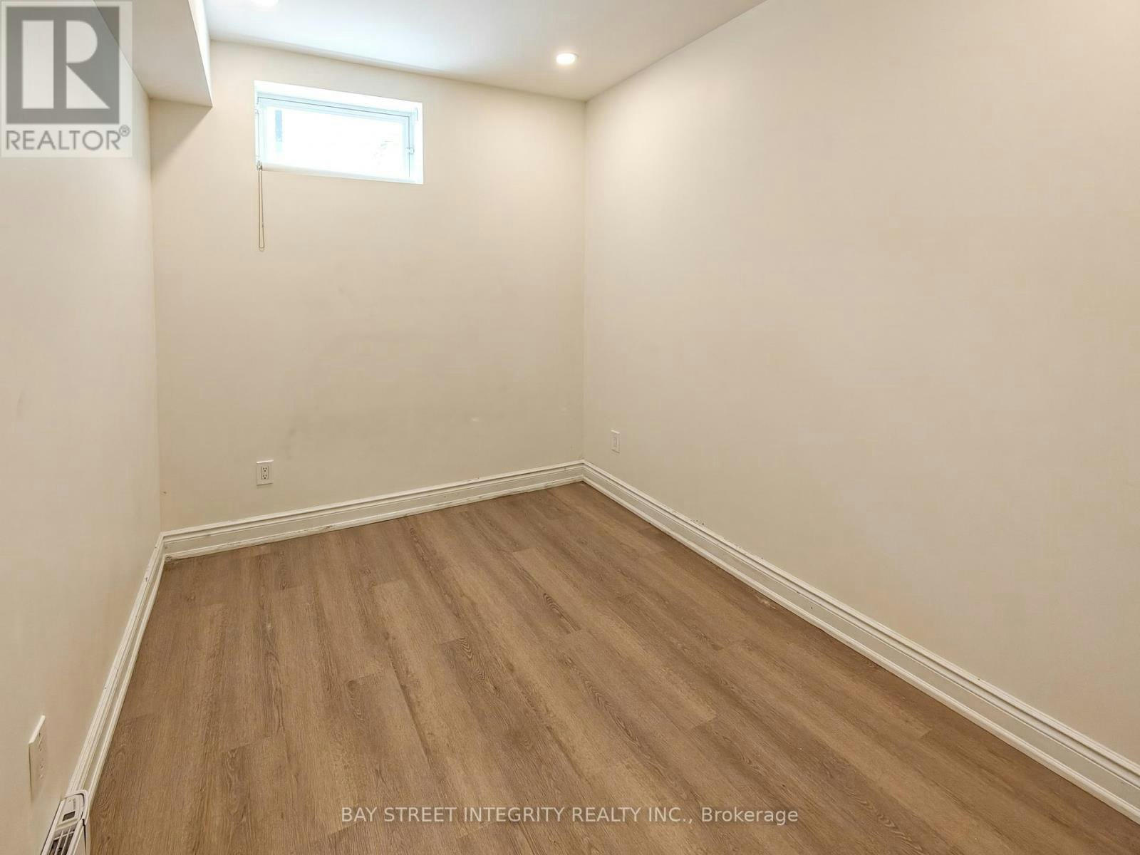 LOWER-598 Crawford Street, Toronto, ON, M6G 3K2 - 9