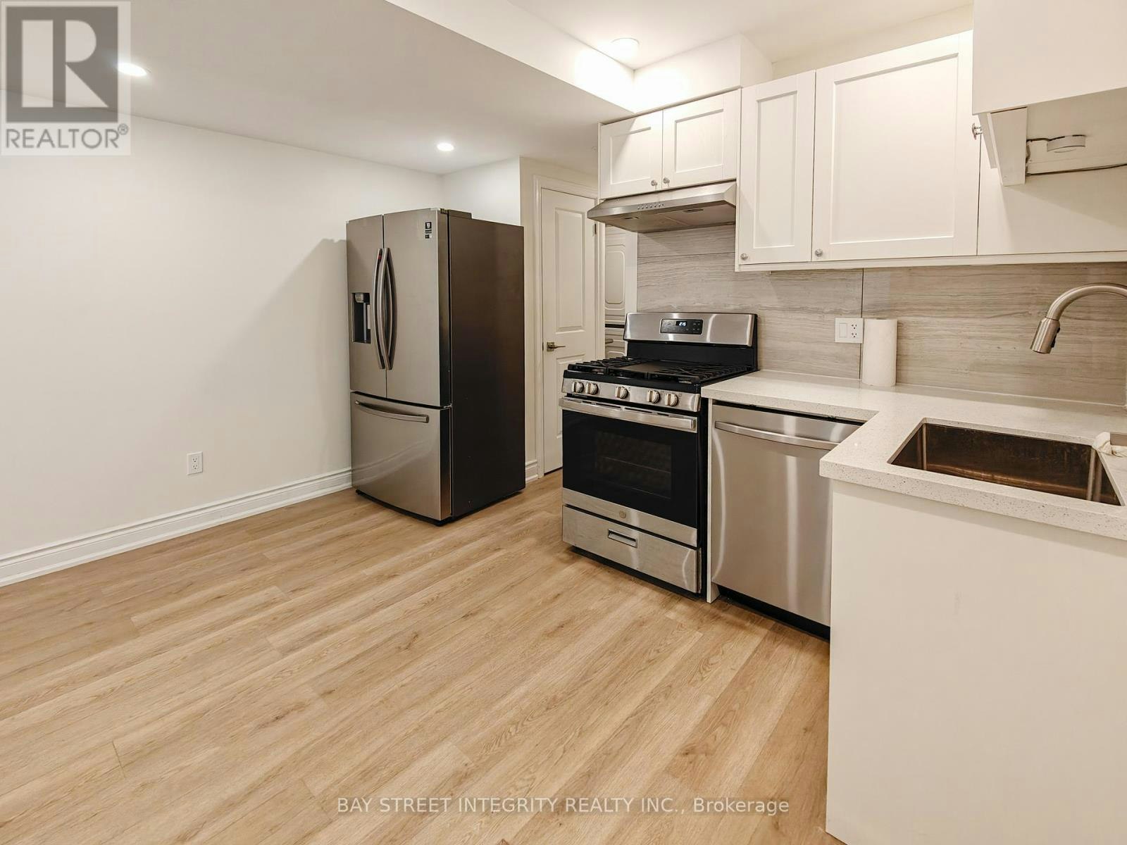 LOWER-598 Crawford Street, Toronto, ON, M6G 3K2 - 3