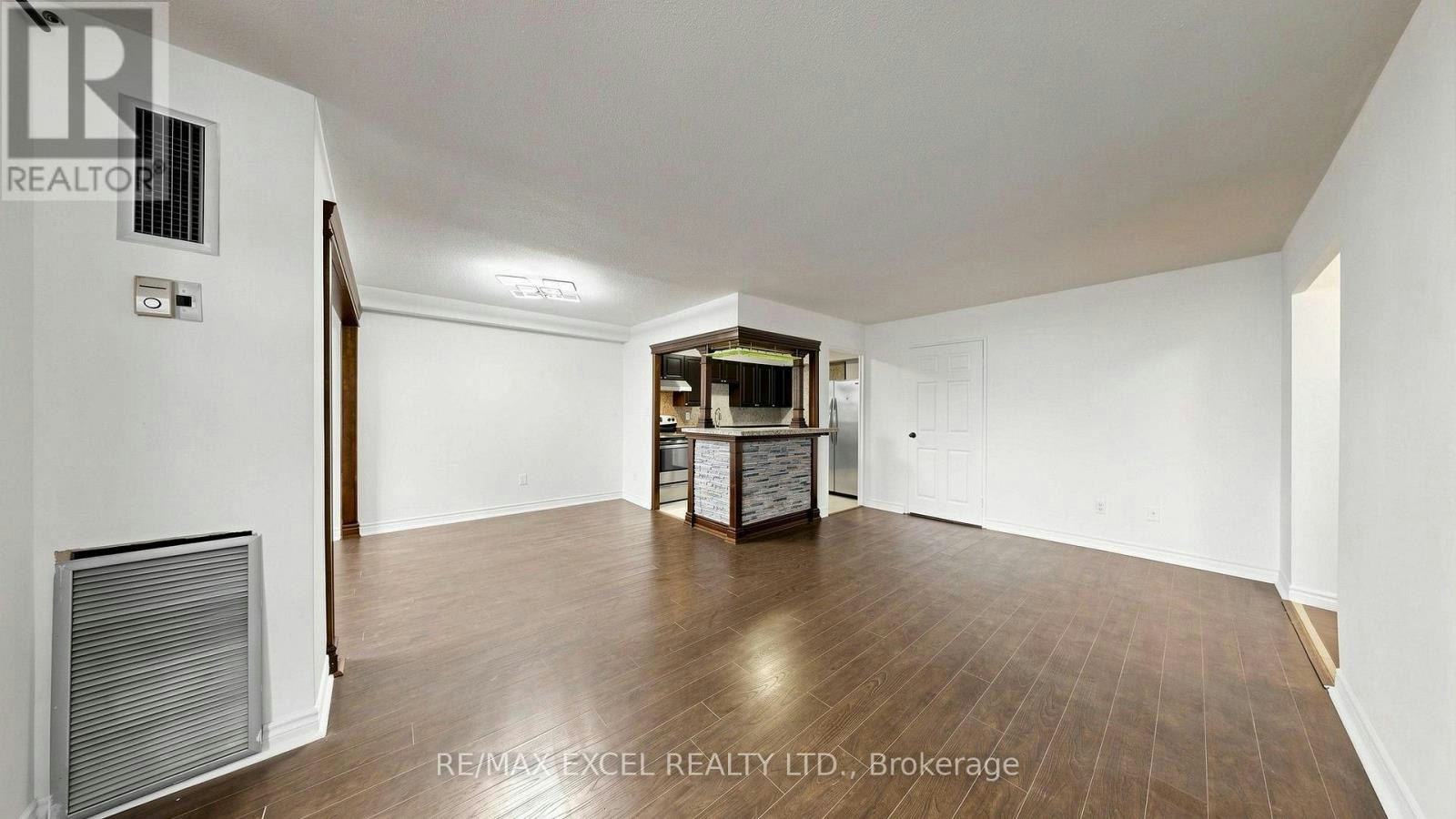 1808-10 Edgecliff Golfway, Toronto, ON, M3C 3A3 - 11
