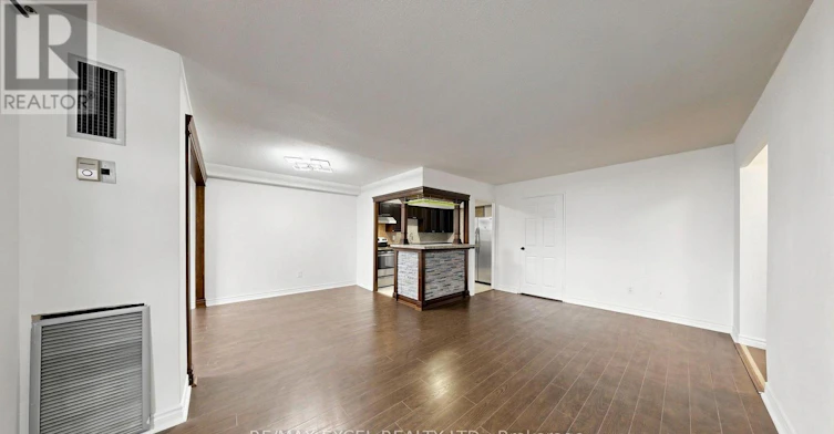 1808-10 Edgecliff Golfway, Toronto, ON, M3C 3A3 - 11