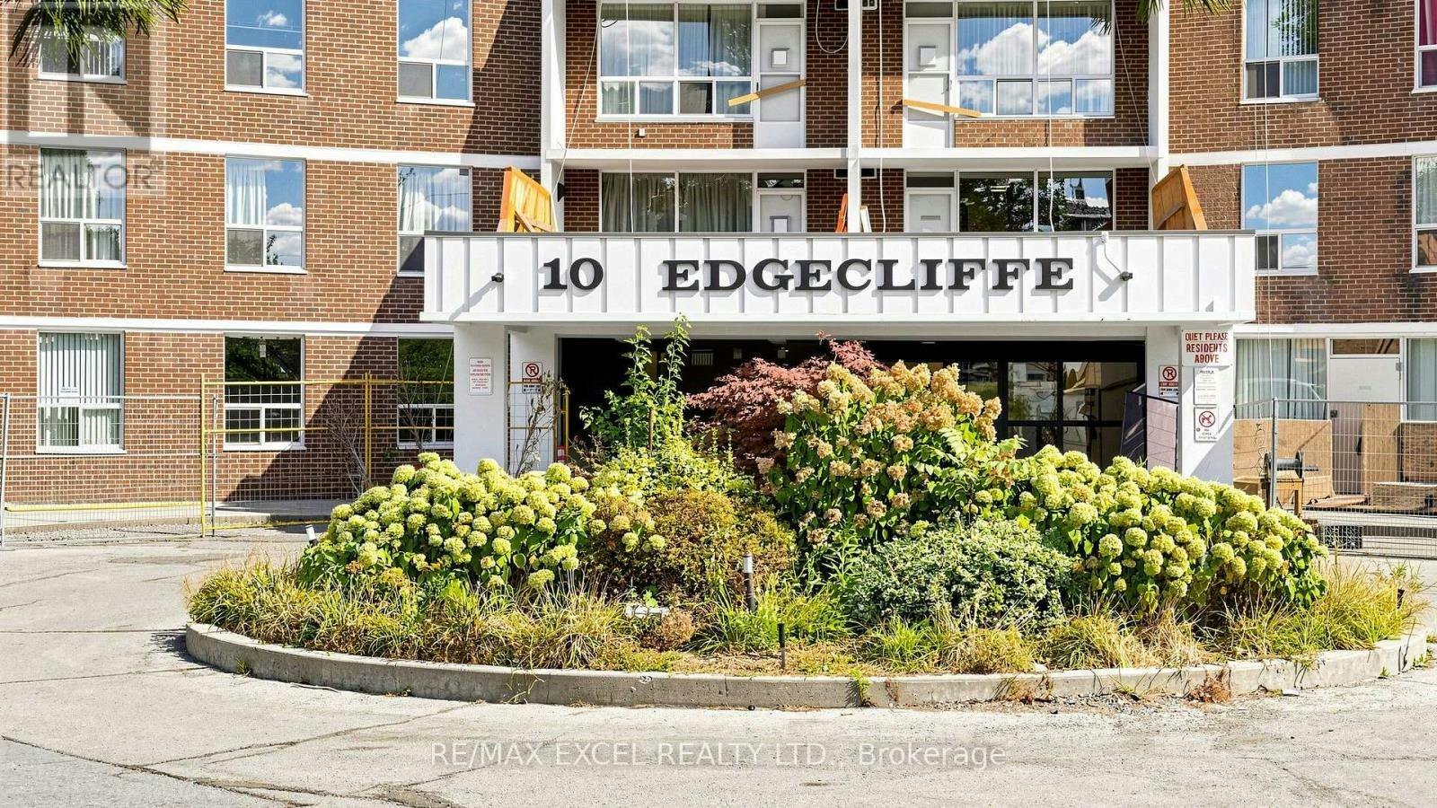 1808-10 Edgecliff Golfway, Toronto, ON, M3C 3A3 - 3