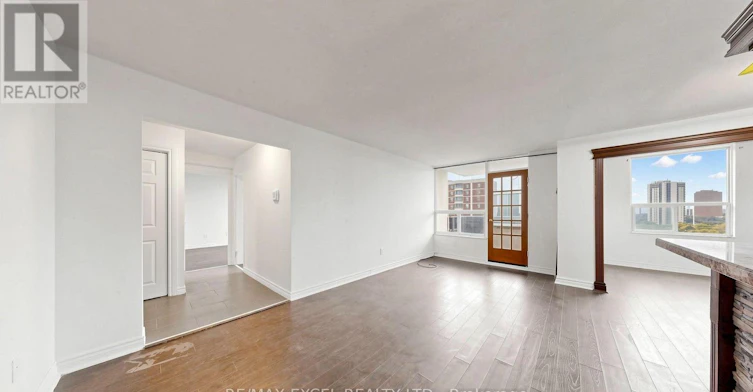1808-10 Edgecliff Golfway, Toronto, ON, M3C 3A3 - 8