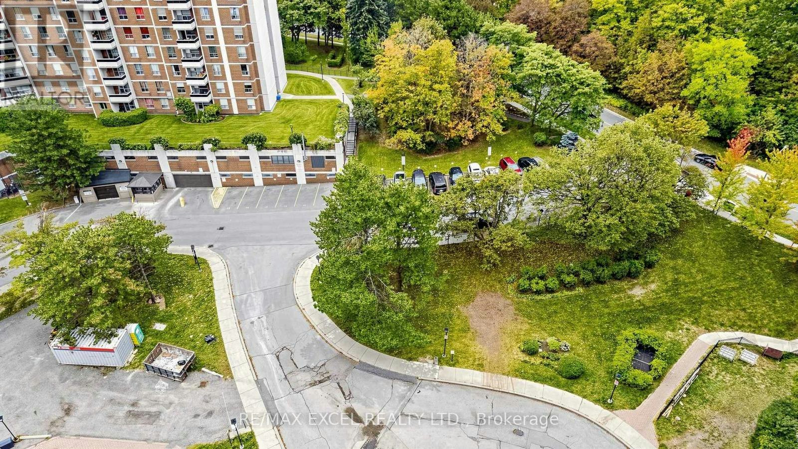 1808-10 Edgecliff Golfway, Toronto, ON, M3C 3A3 - 39