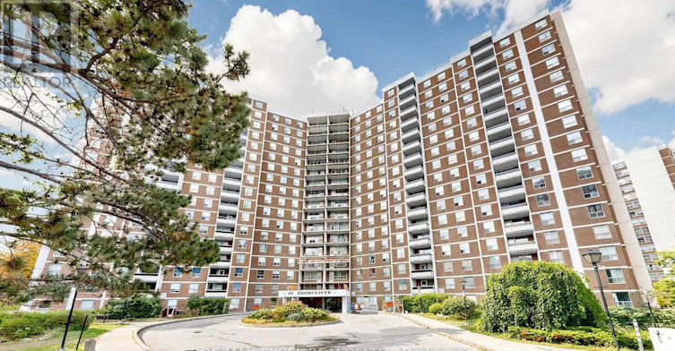 1808-10 Edgecliff Golfway, Toronto, ON, M3C 3A3 - 2