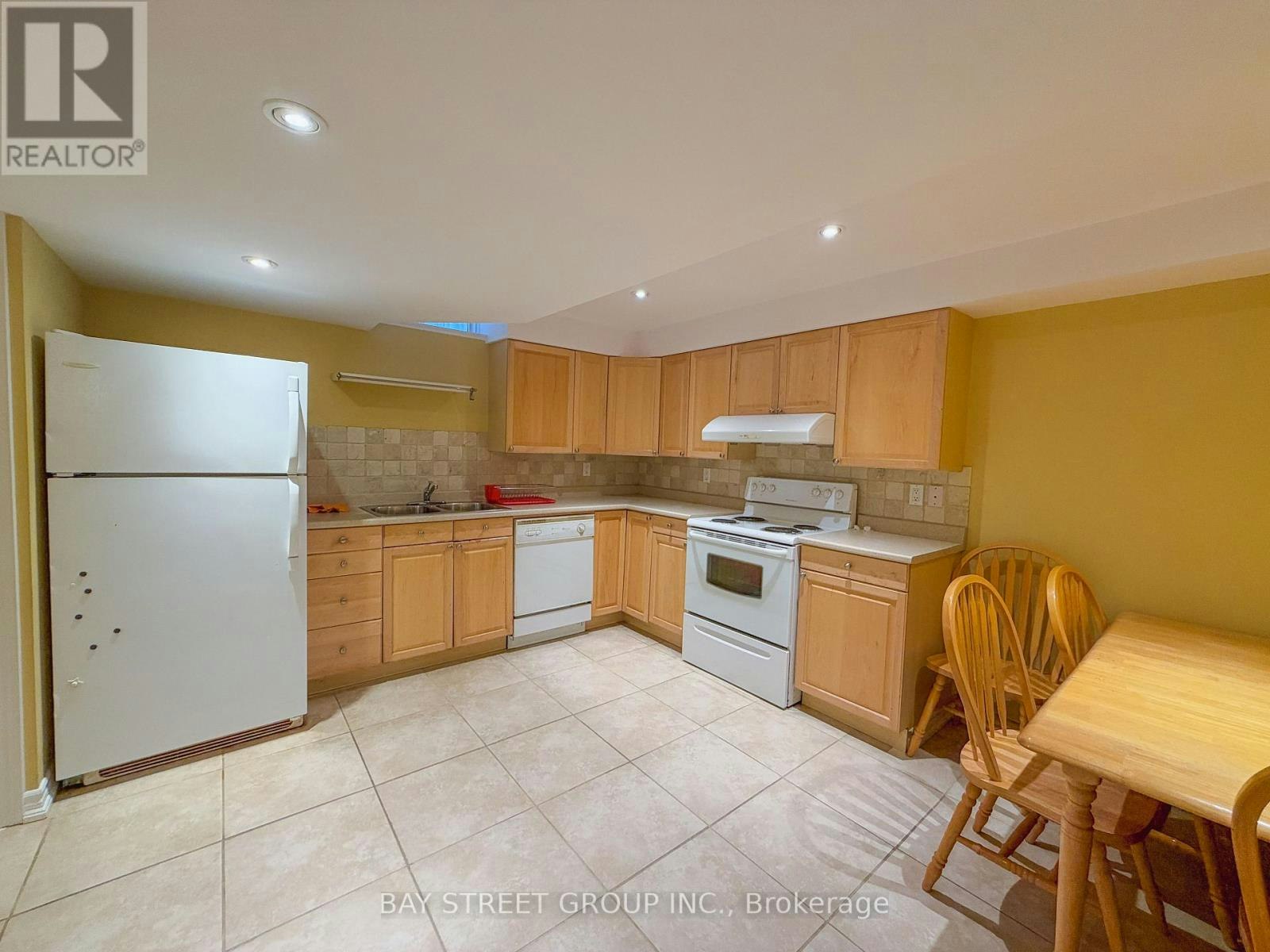 30 Emery Hill Boulevard, Markham, ON, L6C 2W7 - 8
