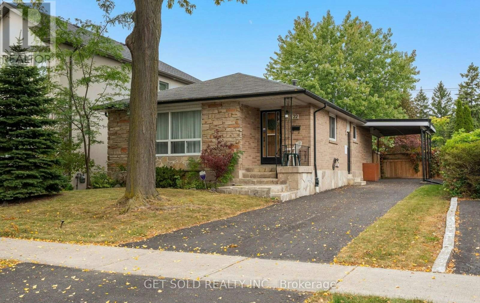 22 Almayo Crescent, Toronto, ON, M9V 2L4