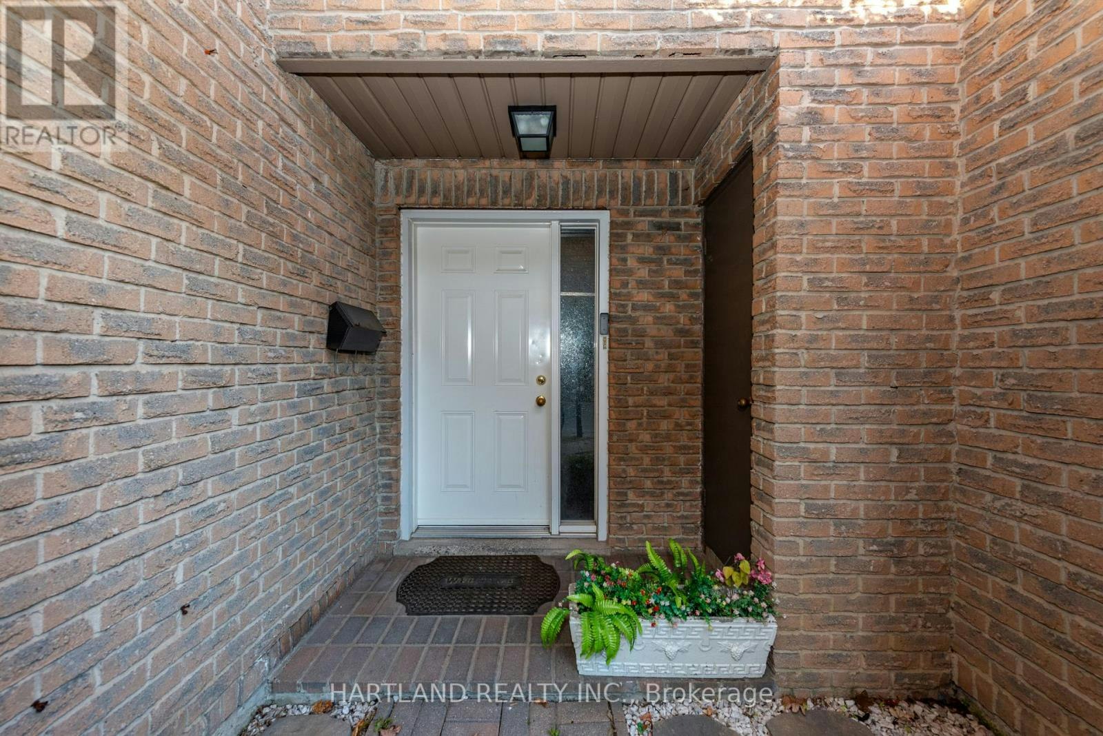 50-405 Hyacinthe Boulevard, Mississauga, ON, L5A 3N1 - 5