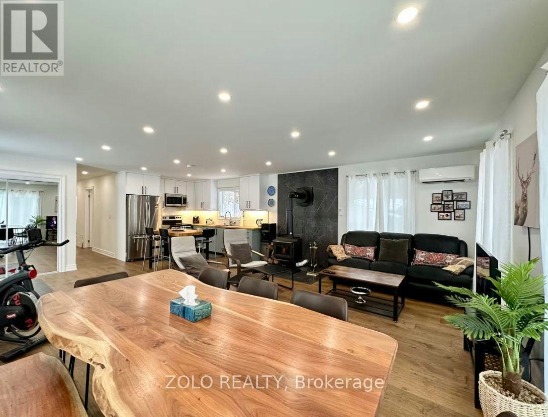 886 Monck Road, Kawartha Lakes, ON, L0K 1W0 - 4
