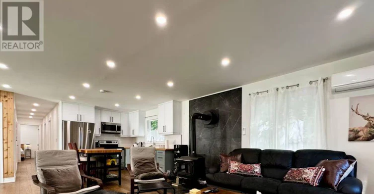 886 Monck Road, Kawartha Lakes, ON, L0K 1W0 - 5