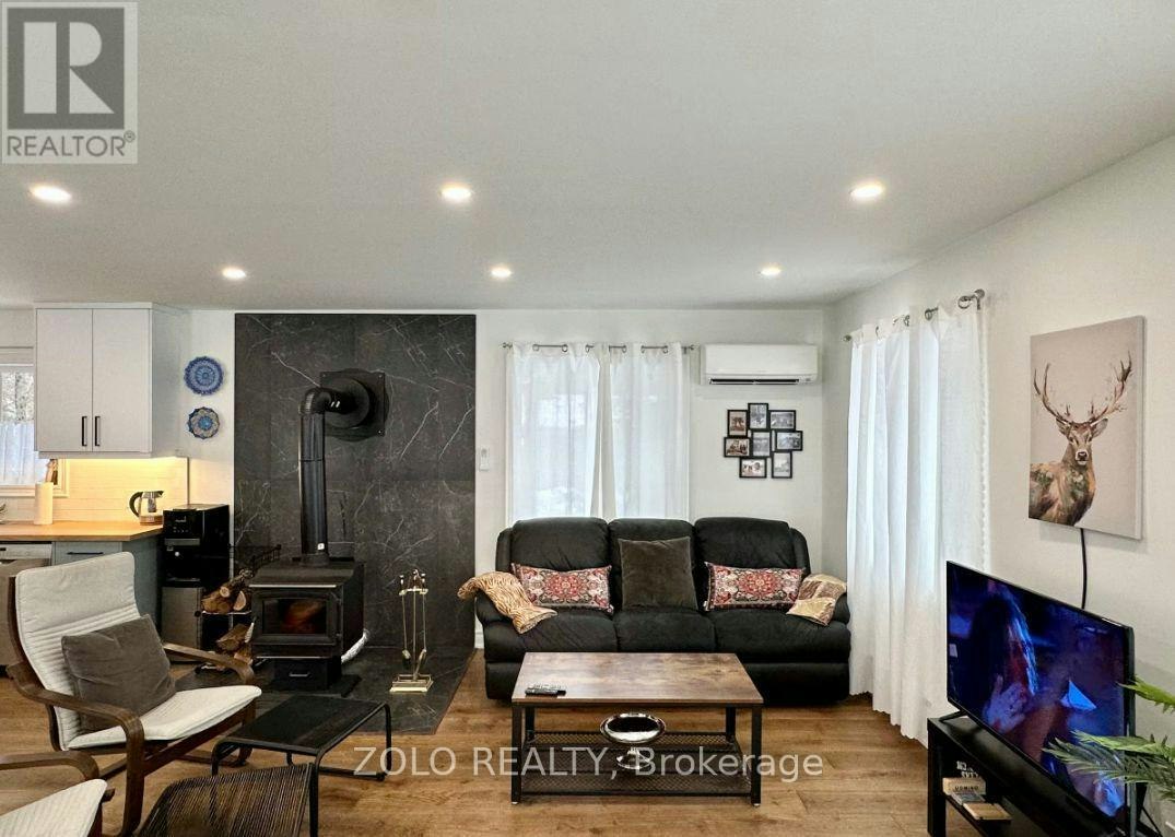 886 Monck Road, Kawartha Lakes, ON, L0K 1W0 - 3