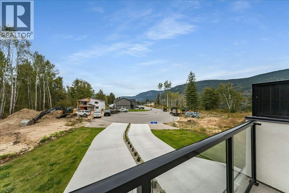 3736 Toba Road, Castlegar, BC, V1N 4Y3 - 39