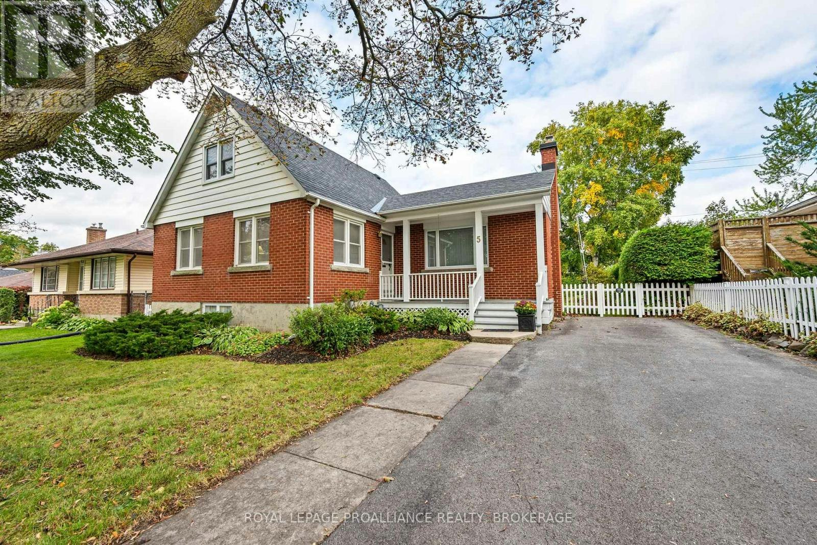 5 Westmoreland Road, Kingston, ON, K7M 1J4