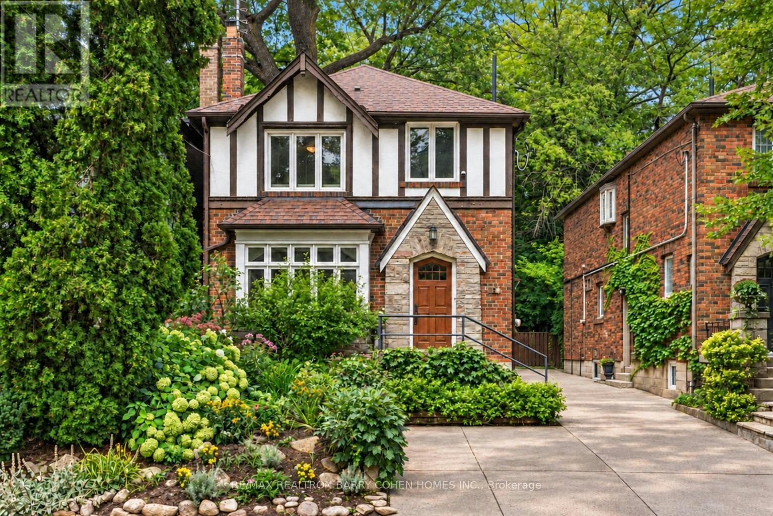 6 Nina Street, Toronto, ON, M5R 1Z3