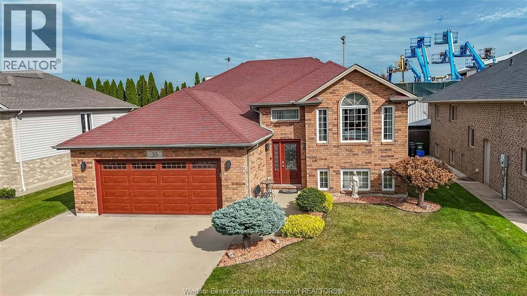 35 Sandy Lake, Leamington, ON, N8H 5K4